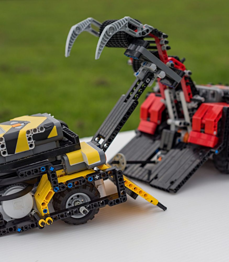 Brick-Robots