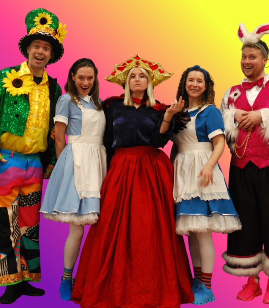 Shaftesbury-Fringe_Alice-in-Wonderland-Treehouse-Theatre-Treehouse-Theatre